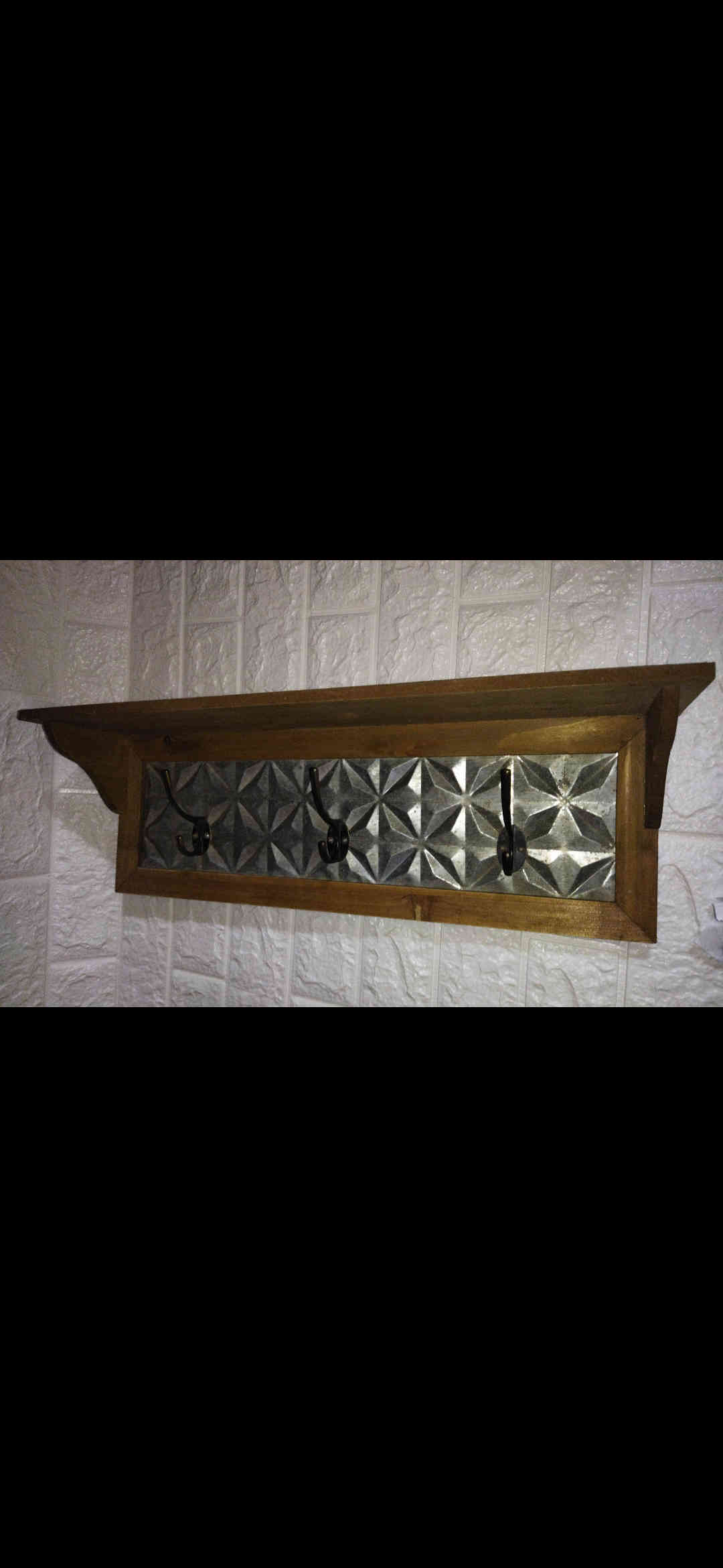 Repisa de madera y metal 