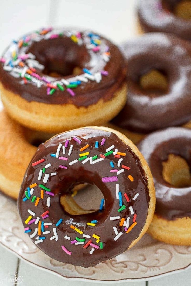 Dona glaseada de chocolate 