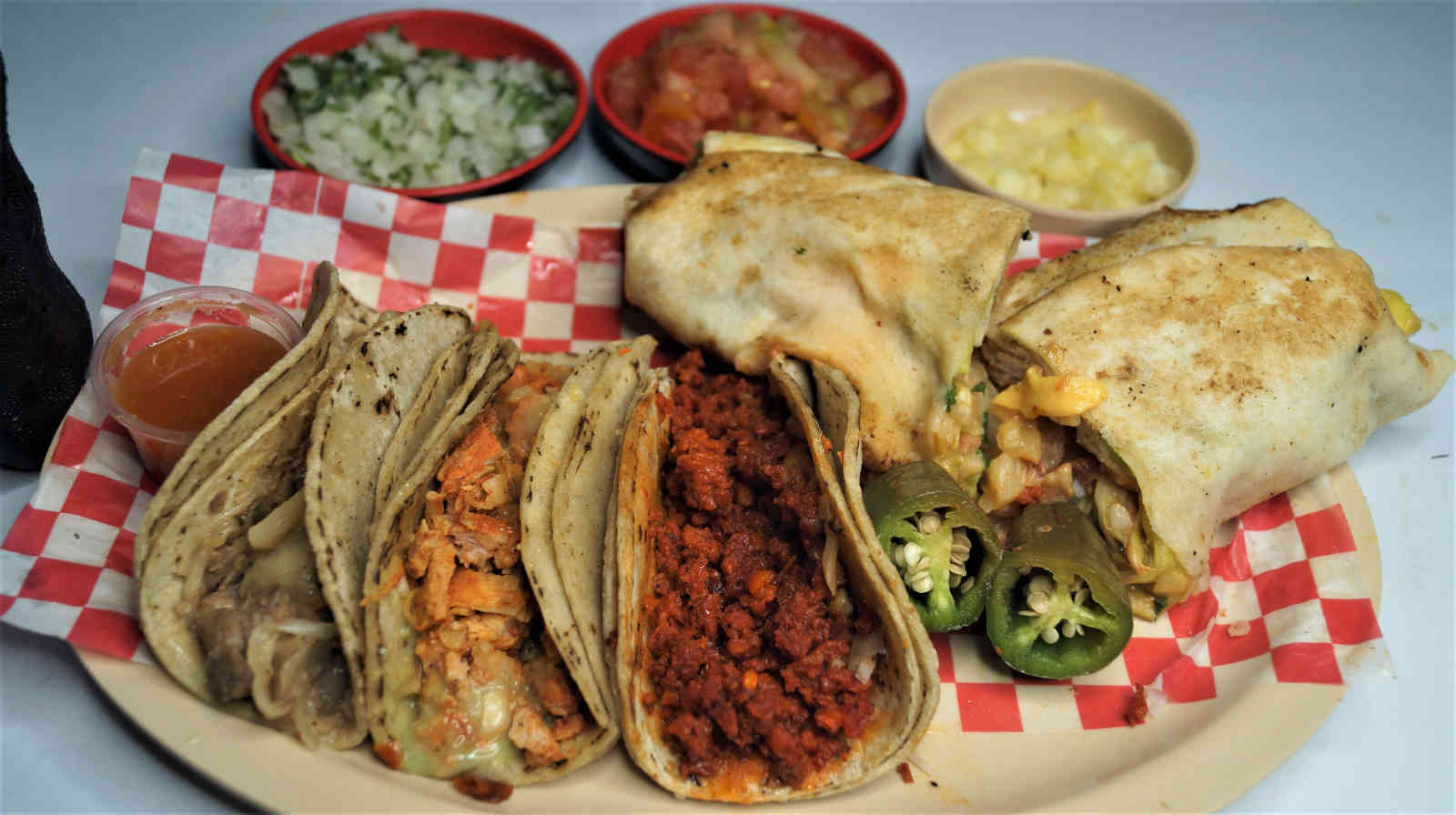 Combo 3 tacos, un burrito y un refresco