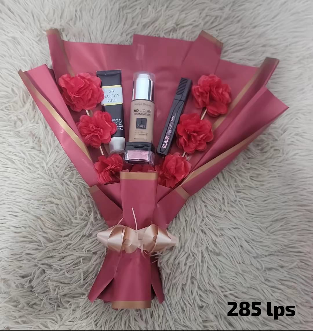 Ramo incluye base número 3, rimel, crema y blush en polvo.