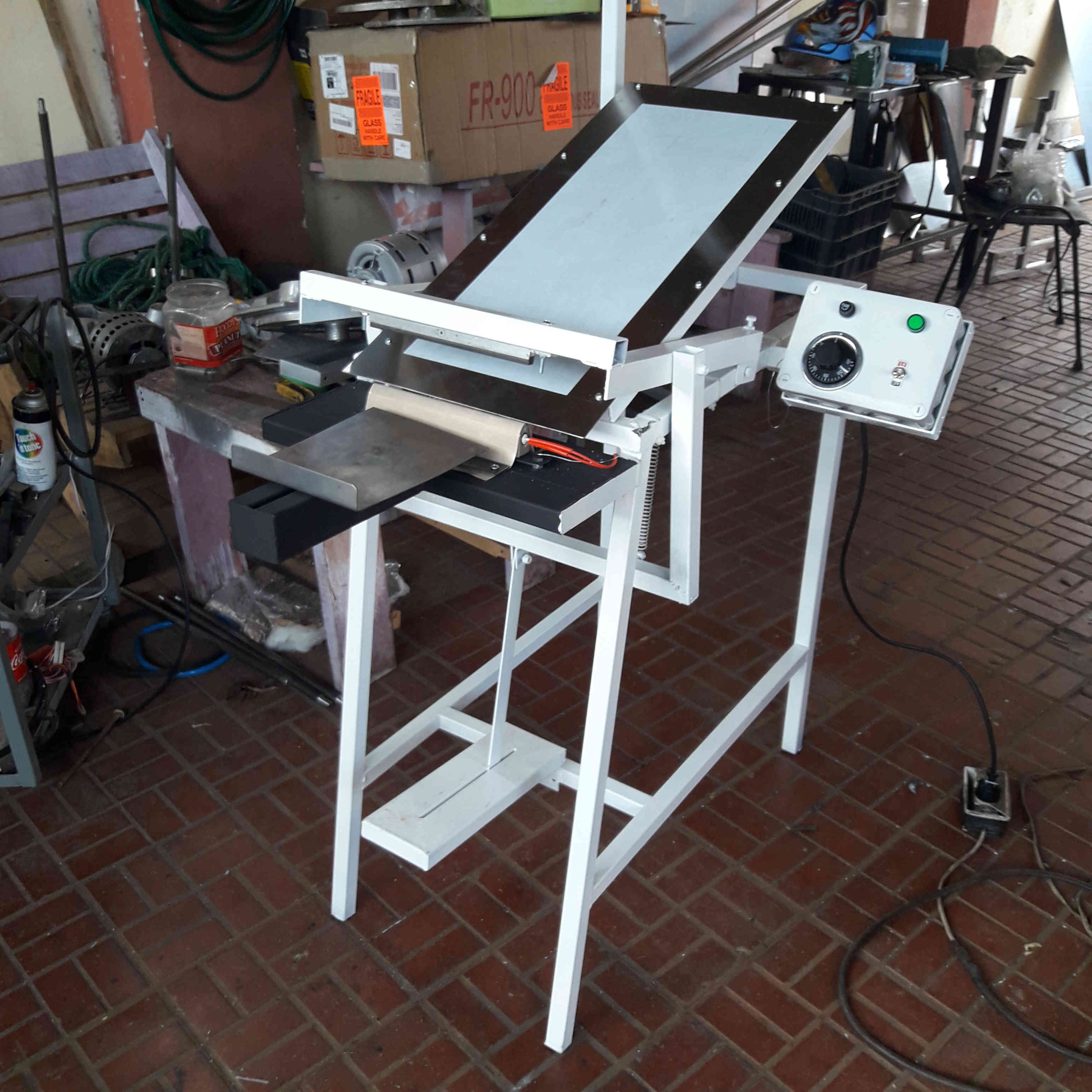 MAQUINA PARA HACER JUGUITOS